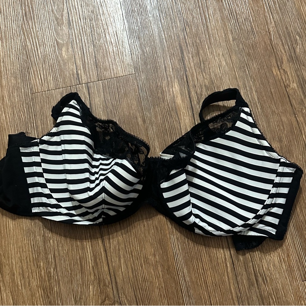 Cacique Black Underwire Bra with Lace Trim